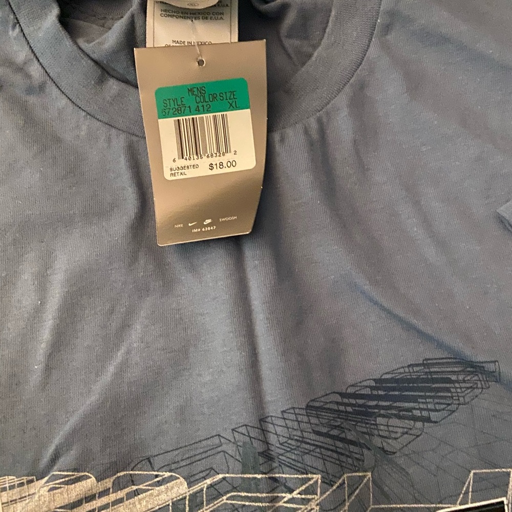 gray T-shirt - Picture 5 of 5